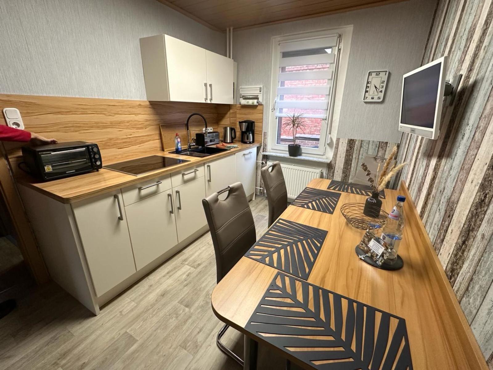 Christels Ferienwohnung 2 In Thale Mit Ueberdachter Terrasse, Kueche Mit Tv & Geschirrspueler Ngoại thất bức ảnh